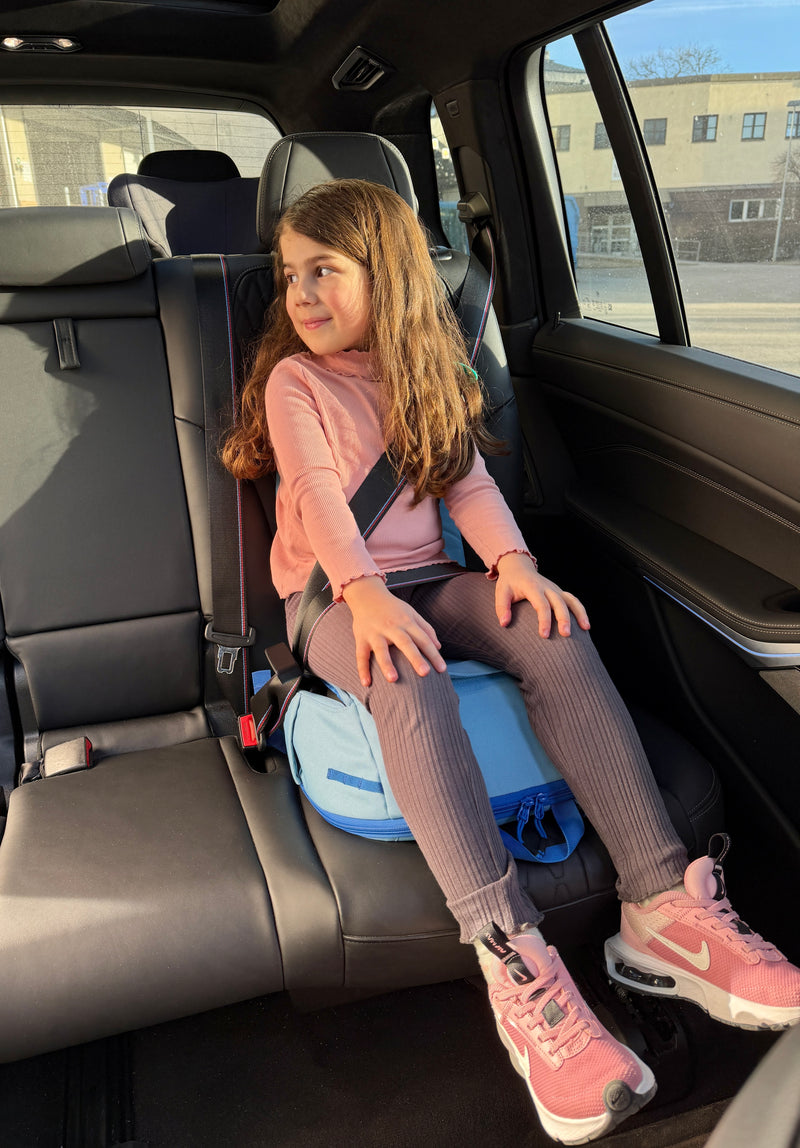 Tryggve bälteskudde i bilsäte