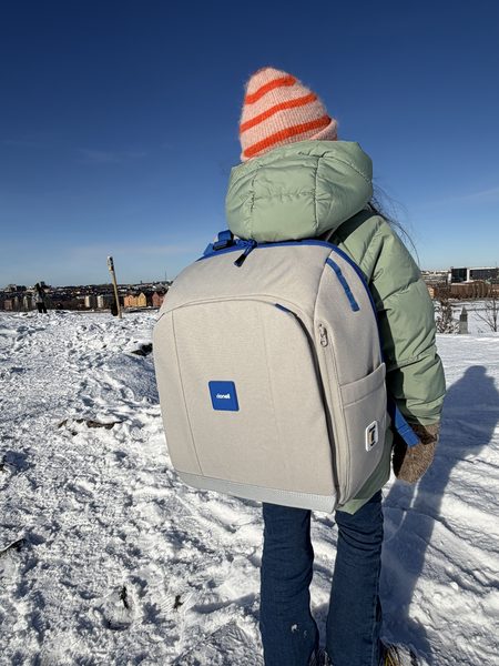 Barn b&auml;r Tryggve-ryggs&auml;ck